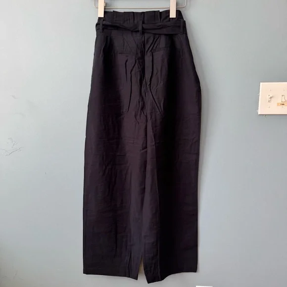 Lost + Wander NWOT Bloody Mary Cropped Belted Wide‎ Leg Pants in Black. Medium